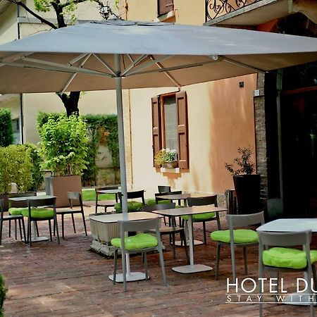 Hotel Due Pini フォルミージネ エクステリア 写真