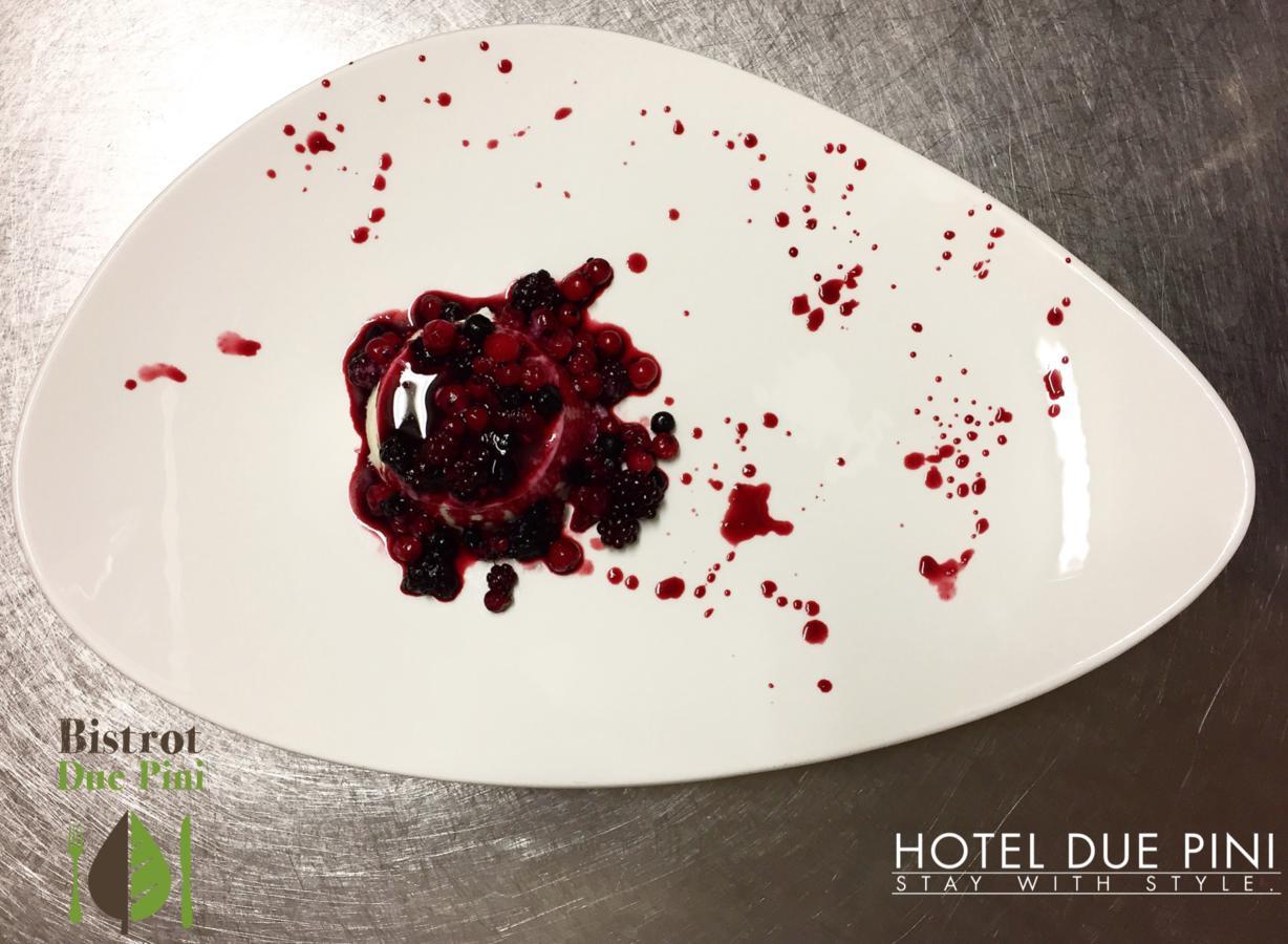 Hotel Due Pini フォルミージネ エクステリア 写真