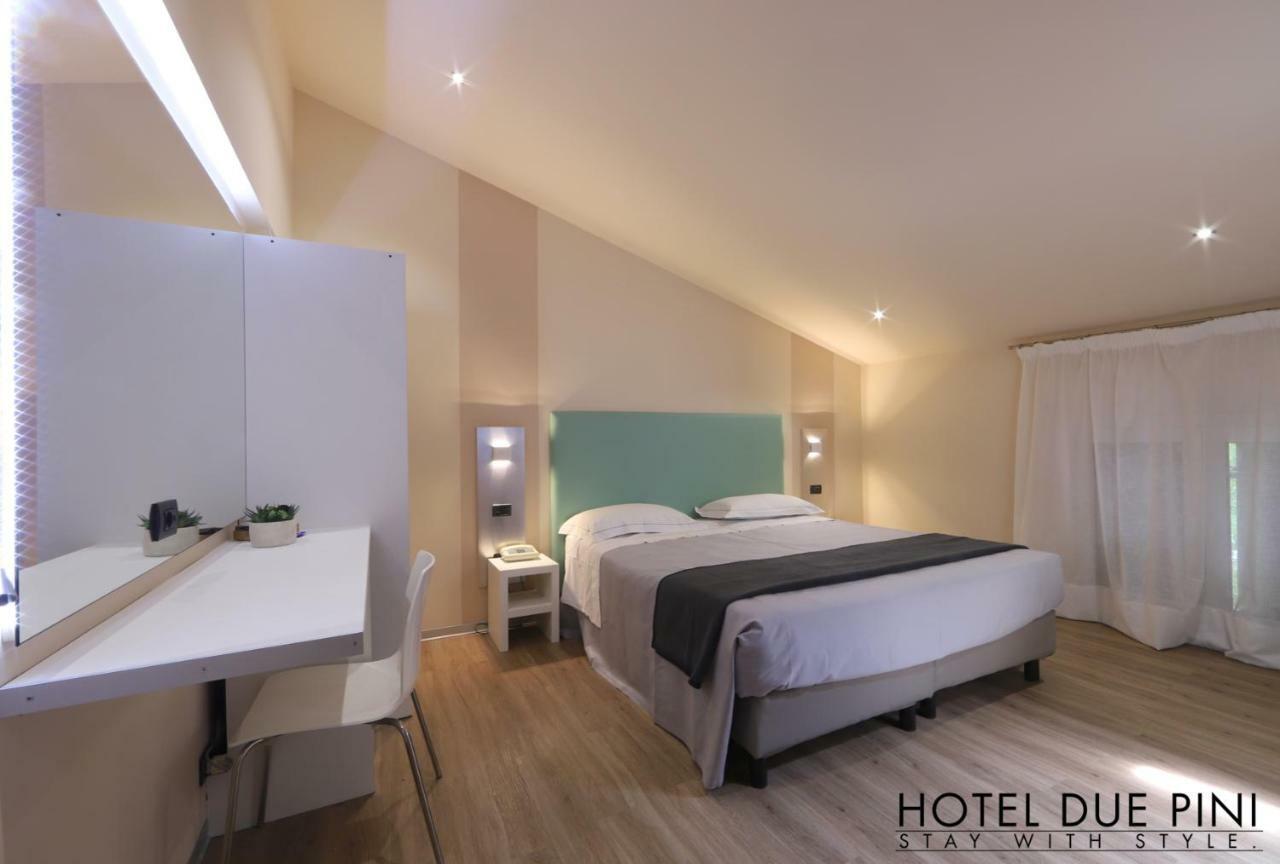 Hotel Due Pini フォルミージネ エクステリア 写真
