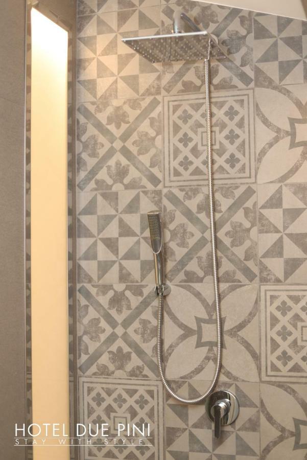 Hotel Due Pini フォルミージネ エクステリア 写真