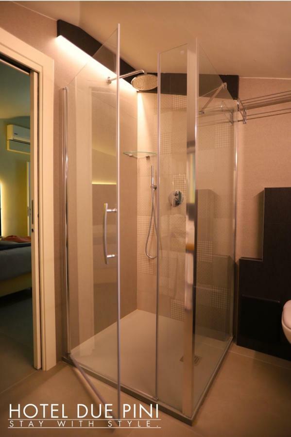 Hotel Due Pini フォルミージネ エクステリア 写真