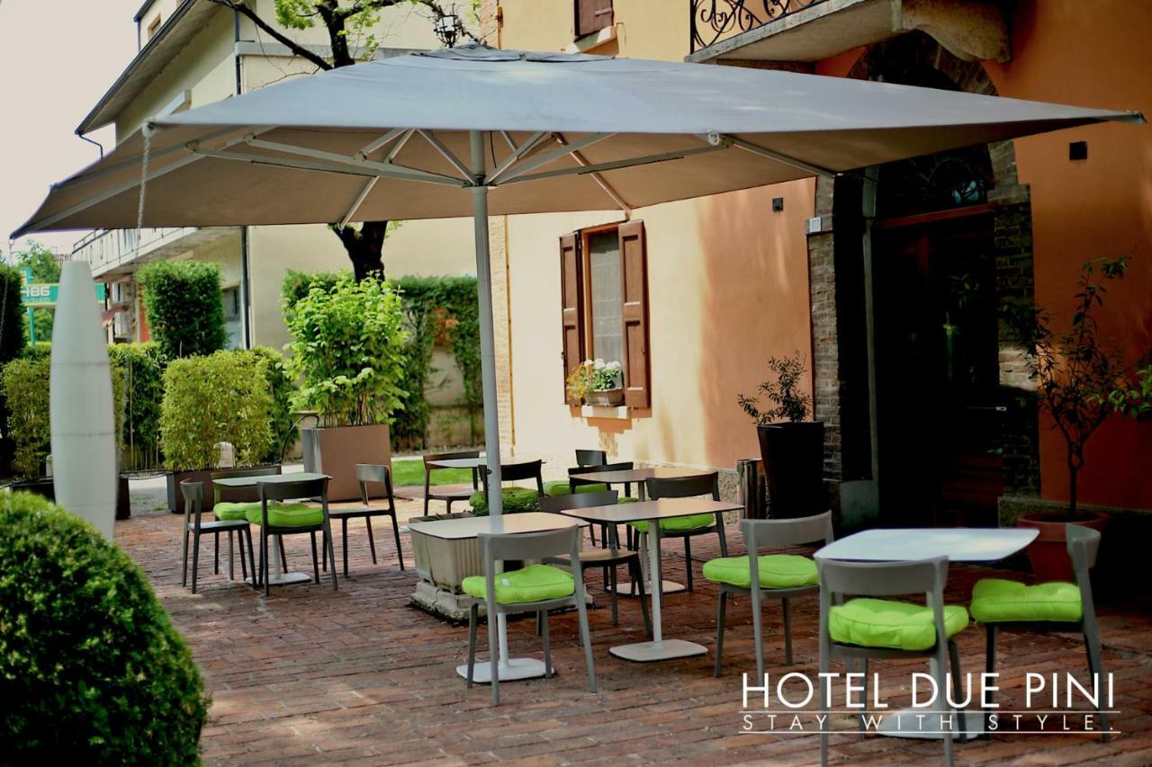 Hotel Due Pini フォルミージネ エクステリア 写真