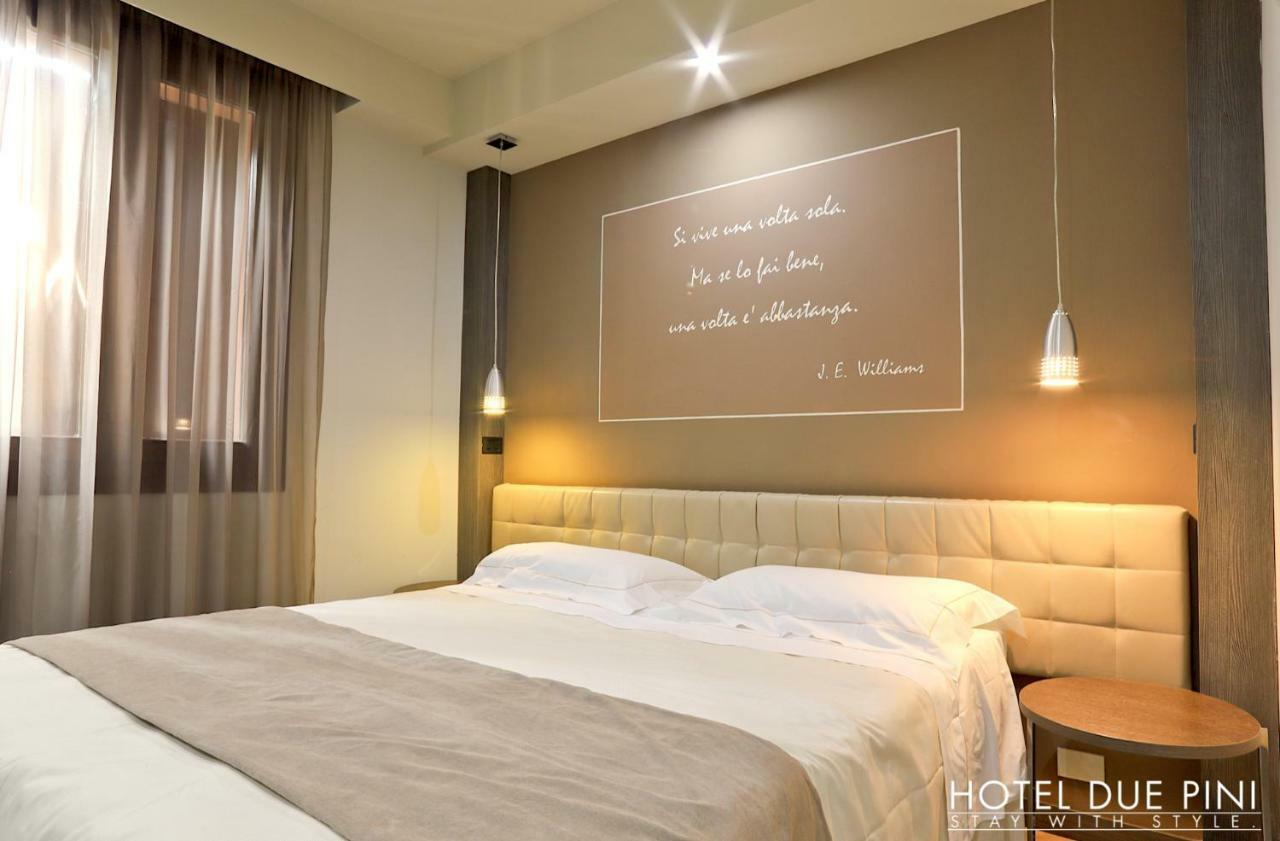 Hotel Due Pini フォルミージネ エクステリア 写真