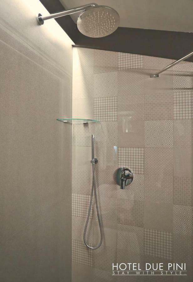 Hotel Due Pini フォルミージネ エクステリア 写真